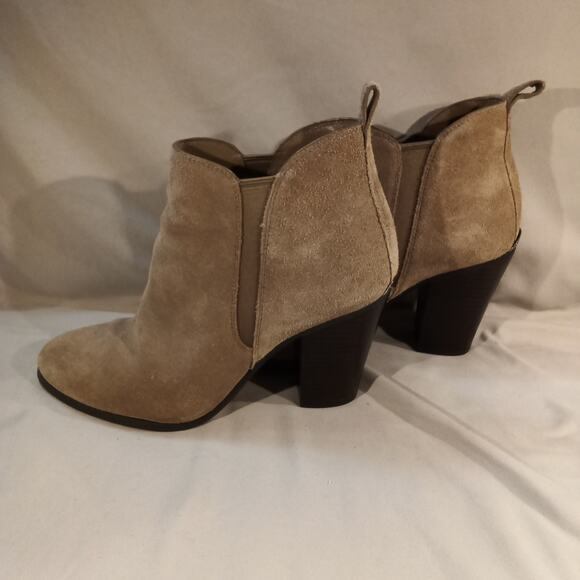 Michael Kors Suede Ankle Boots – Women’s – Good Condition - Picture 9 of 9